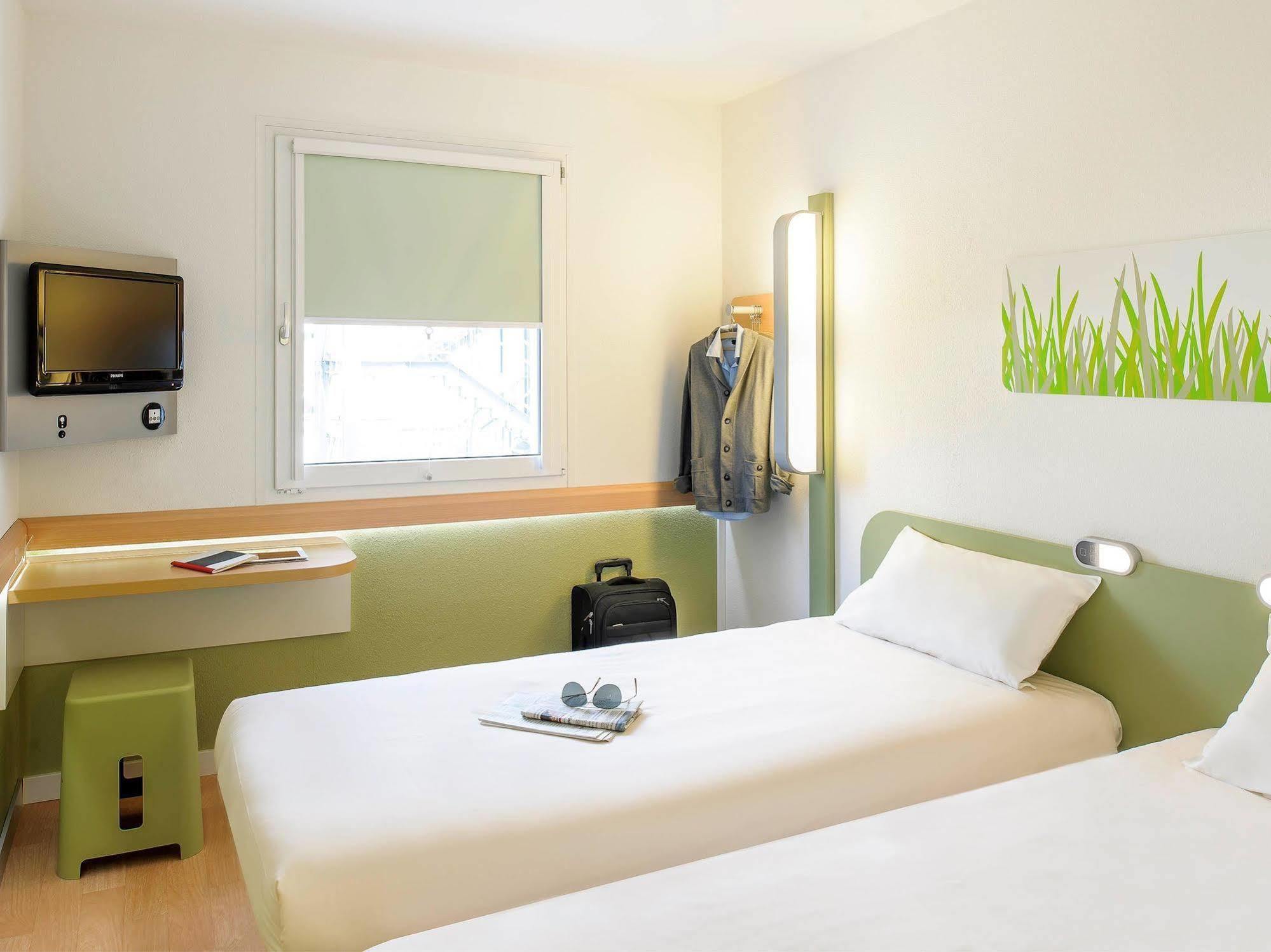 Ibis Budget Argenteuil Bords De Seine Exterior foto