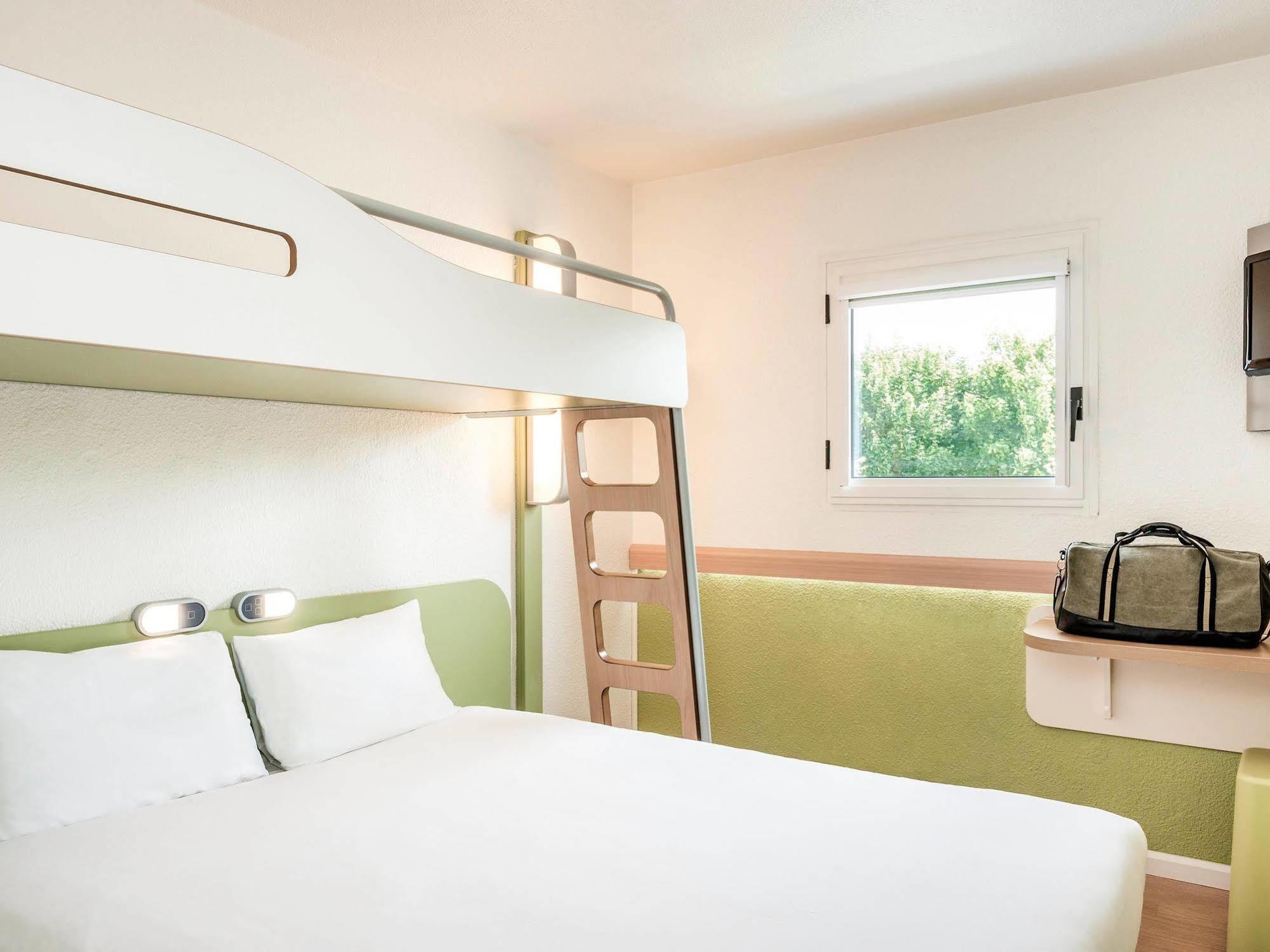 Ibis Budget Argenteuil Bords De Seine Exterior foto